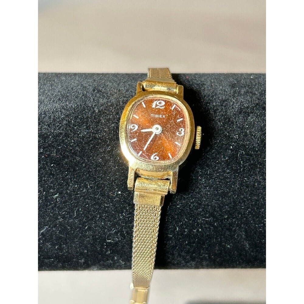 Vintage Timex Women’s Wind Up Wrist Watch